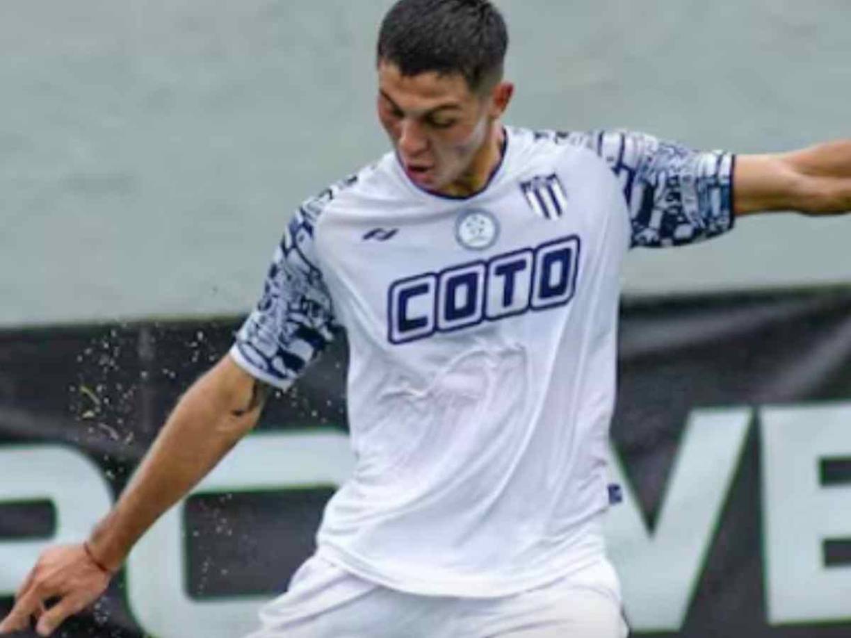 Aunque el futbolista fue trasladado al Hospital Santamarina de Monte Grande, finalmente falleció.