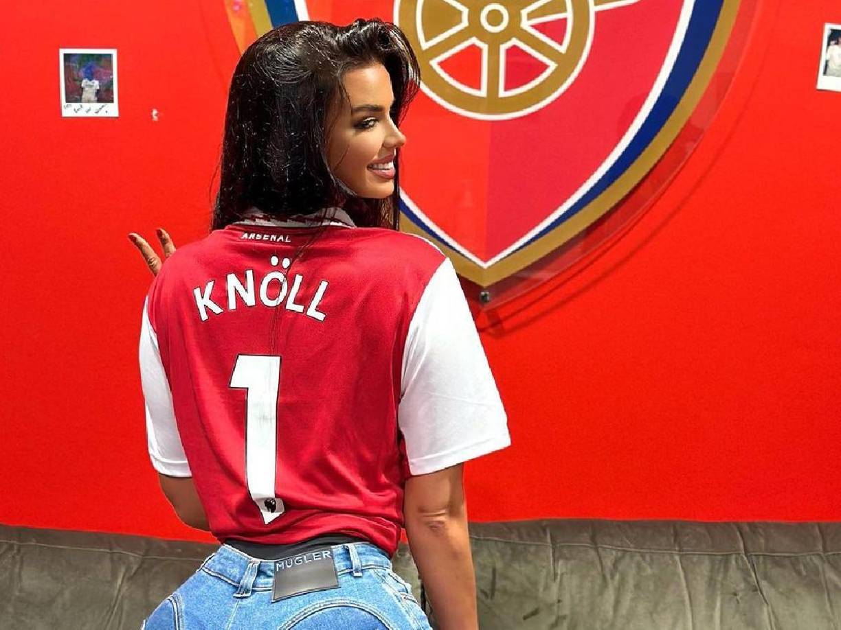 “Pocos lo saben, pero yo tuve un novio y estuve con él durante 10 años. Rompimos el año pasado. Ahora estoy soltera, pero no estoy buscando un nuevo hombre en este momento”, aseguró la hermosa croata.