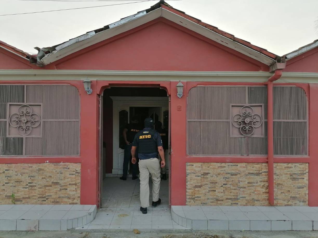 Los Valle Valle en su momento fungieron como banda de sicarios del cartel, para luego tomar el control del tráfico de drogas y otros delitos en el corredor occidental, cuando estos fueron extraditados hacia Estados Unidos.