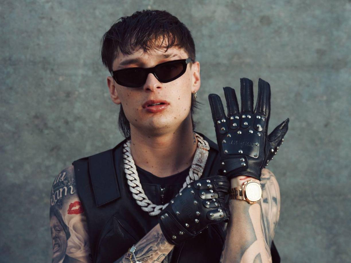 La ‘Doble P’ también entró a la lista de ‘People’ de los 50 más bellos. De acuerdo con el medio, es uno de los exponentes del ritmo latinoamericano y es considerado como el líder de los corridos tumbados.