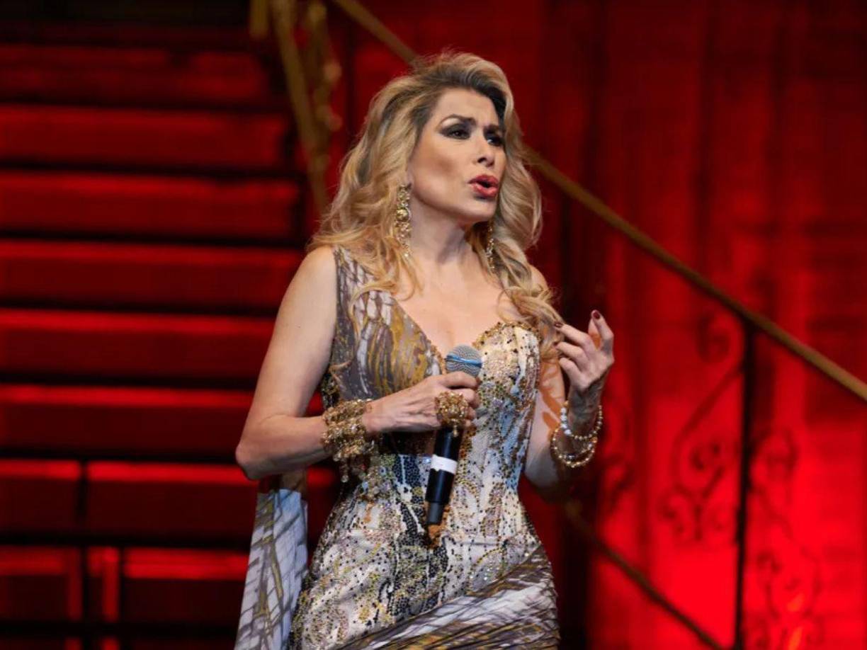 Tras conocerse sobre la inesperada muerte de la cantante, Dulce, el público y el mundo del espectáculo está en shock. Sin embargo, hay quien no tomó esta noticia como sorpresa, pues sabía que esto iba a pasar. Se trata de Mhoni Vidente, la tarotista ya sabía lo que iba a pasar.