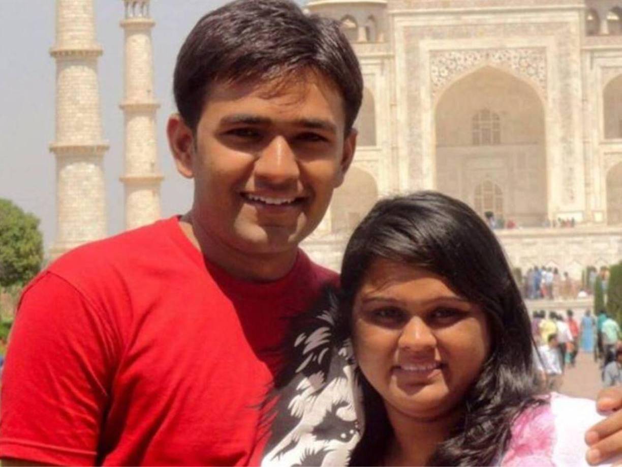 Bhadreshkumar Chetanbhai Patel Patel apuñaló y mató a su esposa en una tienda de donas en Hanover, Maryland, el 12 de abril de 2015. Fue visto por última vez tomando un transbordador a la estación de Pensilvania en Newark. 