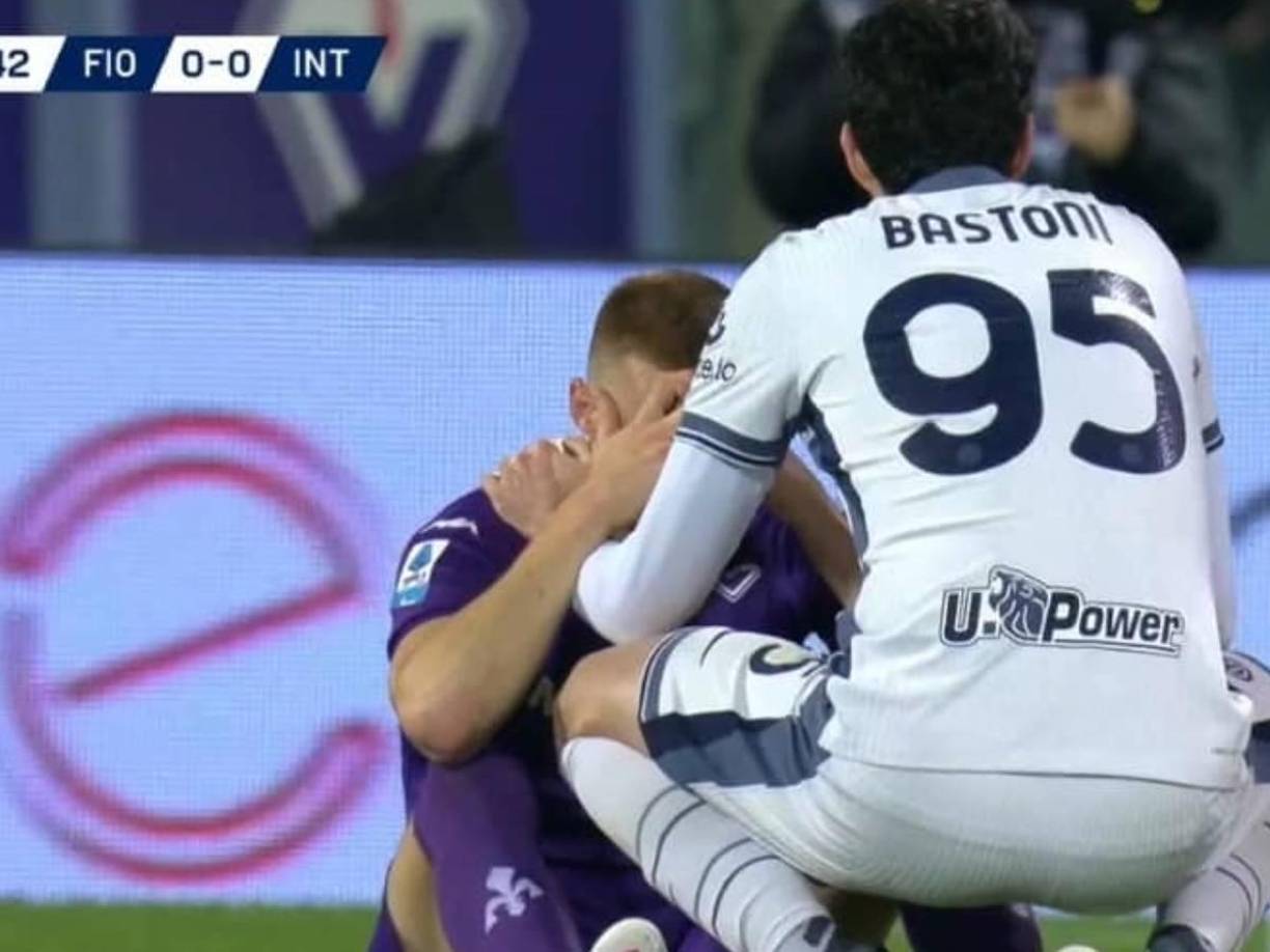 Jugadores de la Fiorentina rompieron en llanto al ver que su compañero Bove estaba desplomado en el campo. 