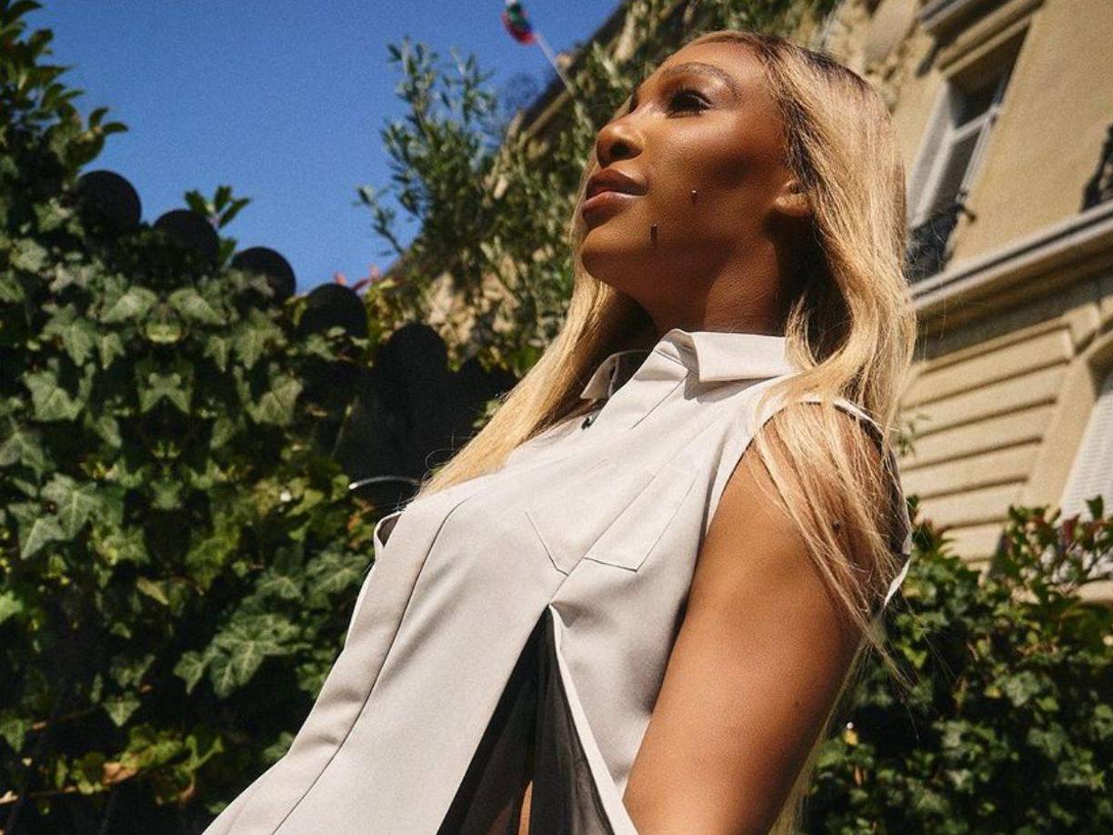 “Así que aquí estoy yo, extirpándolo. Me siento muy agradecida y afortunada de que todo haya salido bien y, sobre todo, estoy sana”, indicó Serena.