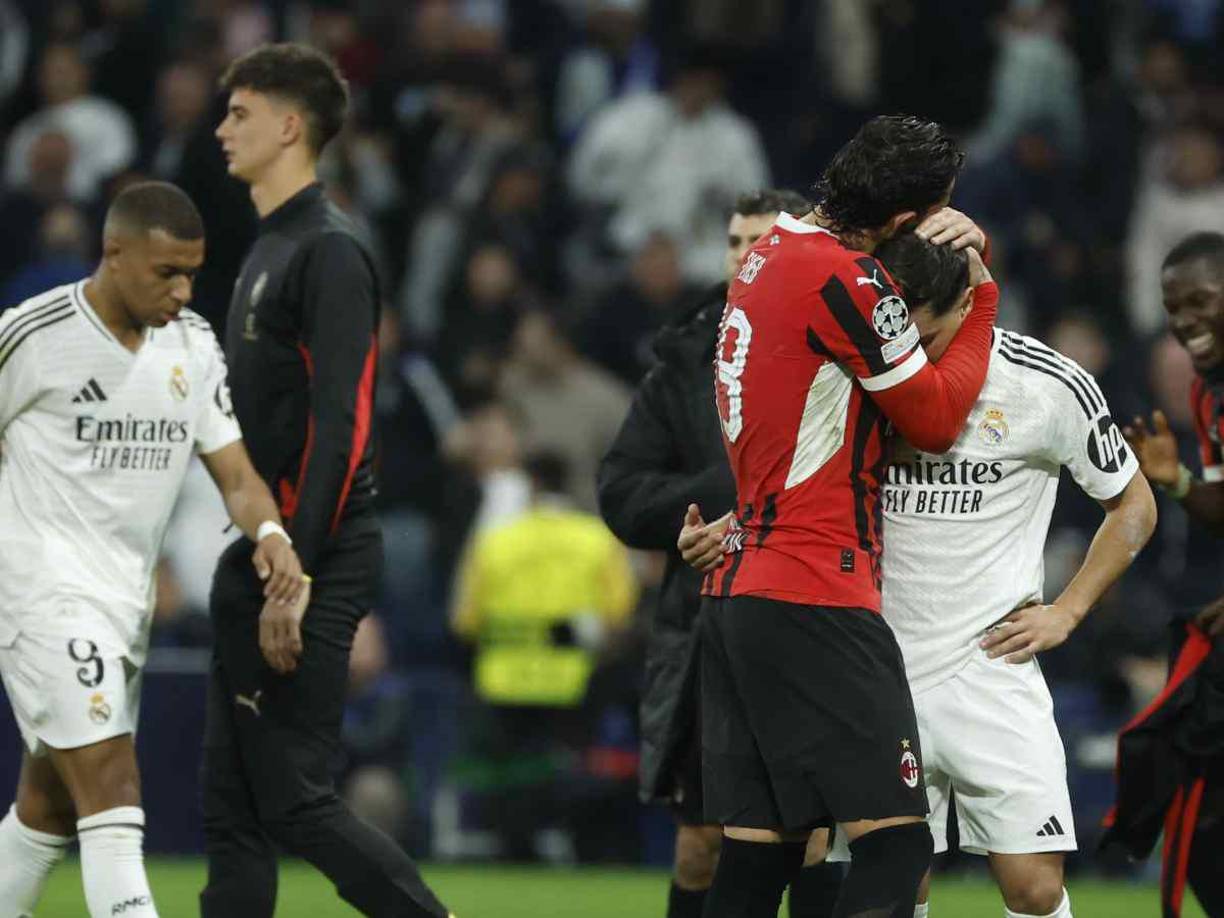 Theo Hernández fue a consolar a Brahim Díaz que estaba destrozado. 