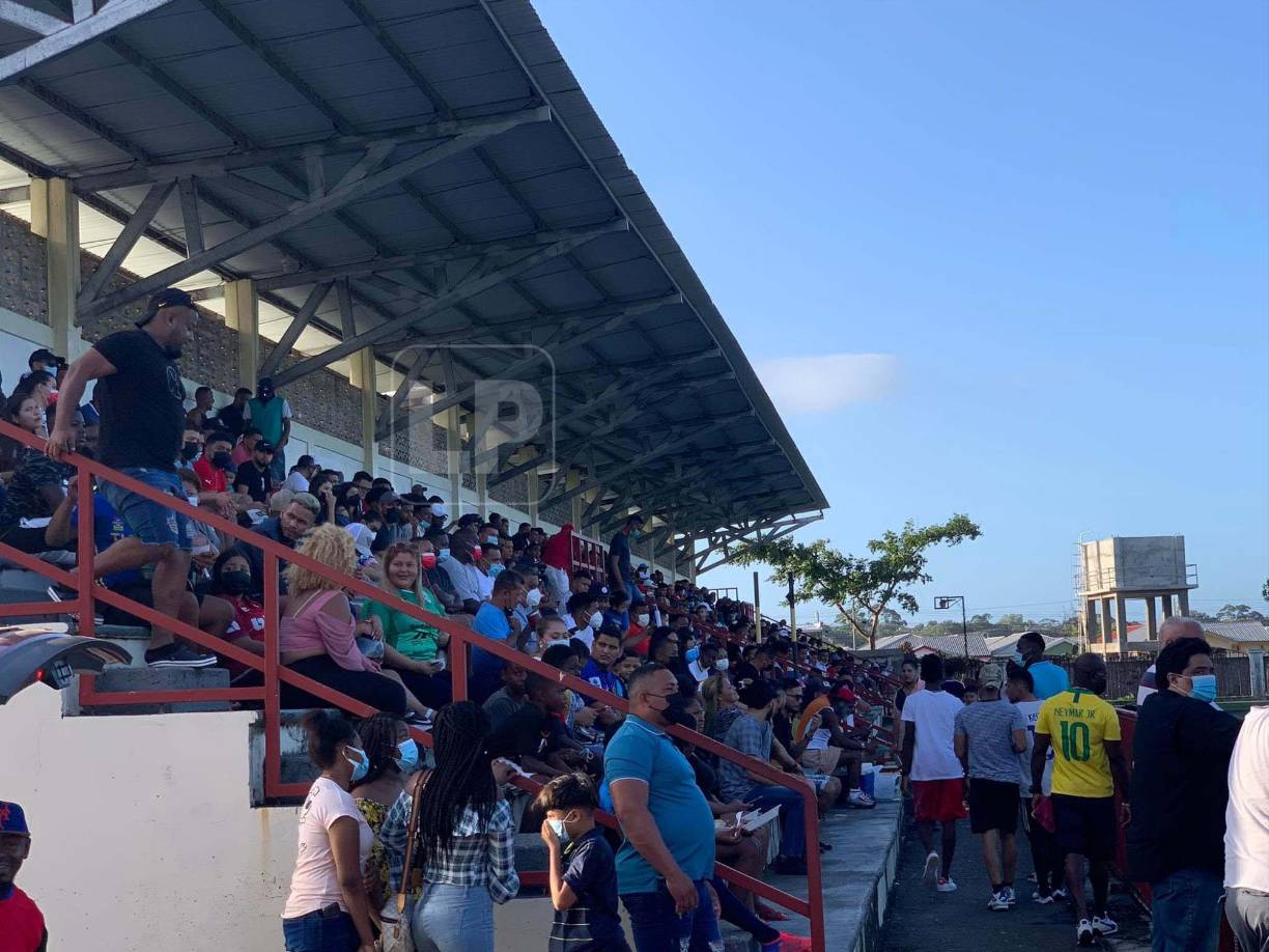 En medio de mucha algarabía y espectáculo se desarrolló el tradicional partido de bienvenida de Año Nuevo entre los amigos de Wilson Palacios y Romell Quioto, esta vez en beneficio de Geovany Matta.