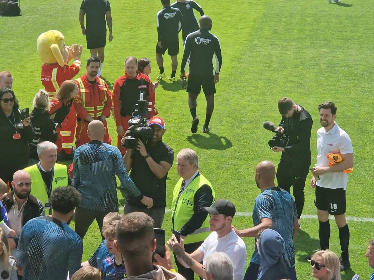 Hubo mucha presencia de prensa deportiva. Fue una fiesta completa la que se vivió en este partido de exhibición.