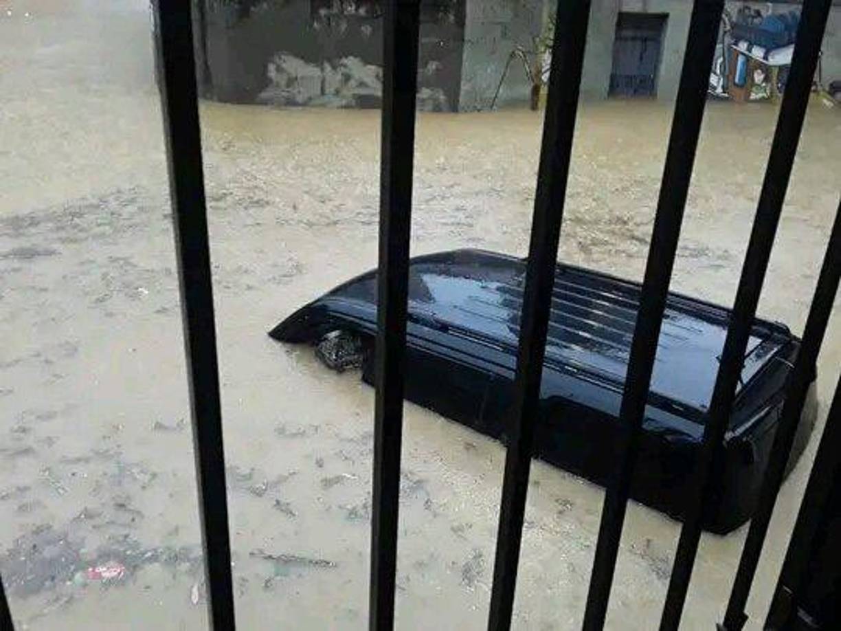 Asimismo, el funcionario alertó que, en las próximas horas, llegará al país la onda tropical número 47.