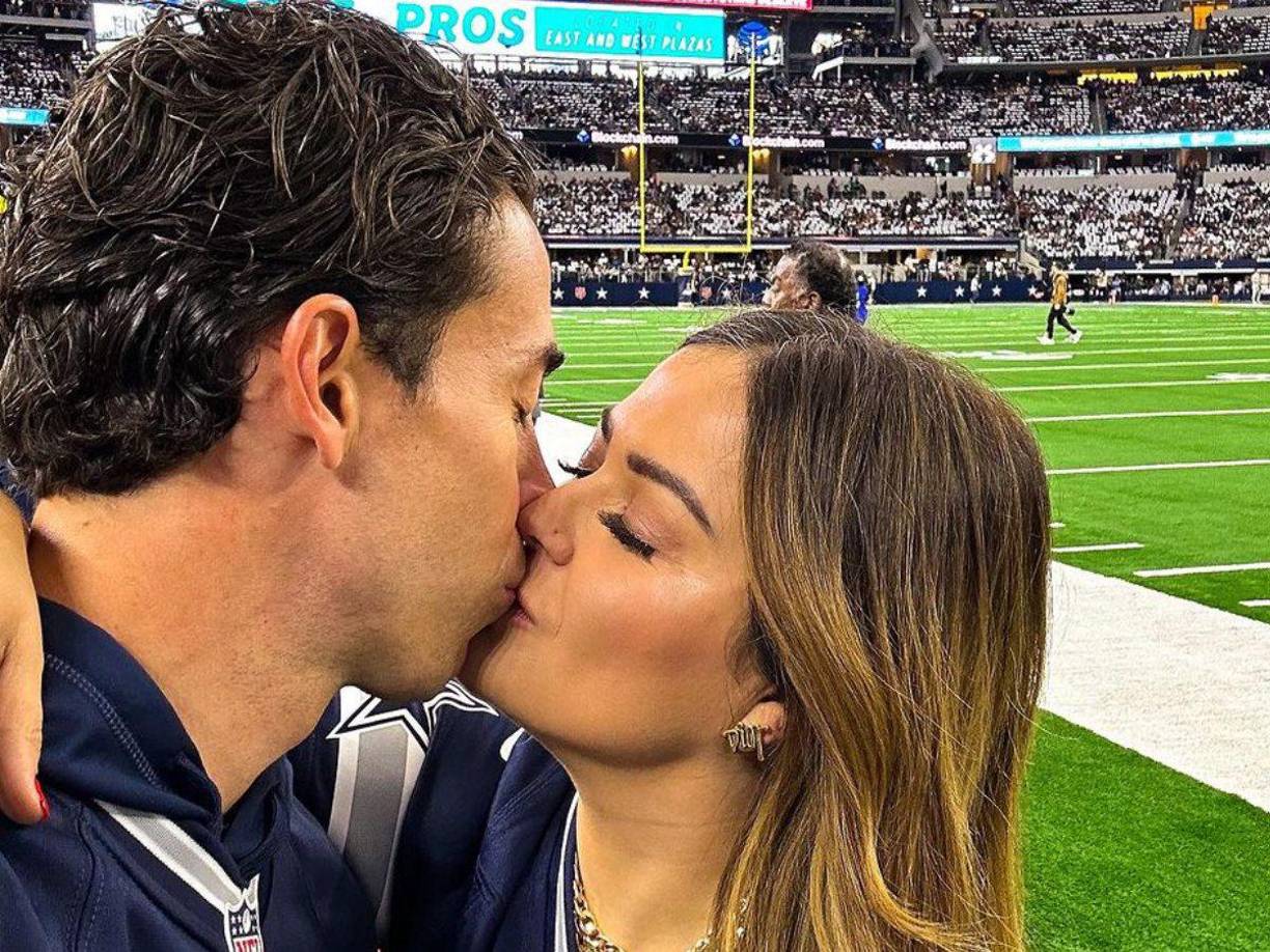 Mariana Echeverría y Óscar Jiménezse casaron en 2019 y desde entonces han compartido su vida familiar con su hijo Lucca.