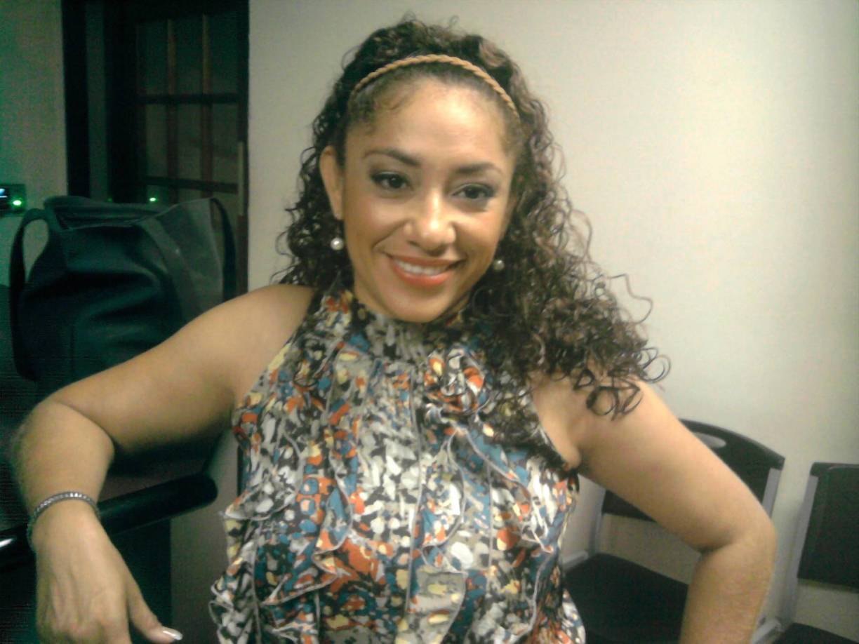 Desde ese fatídico 5 de mayo, Estefany se ha dedicado a honrarla, sus escritos, sus anécdotas y sus fotografías, a veces inéditas, han inundado sus redes sociales.