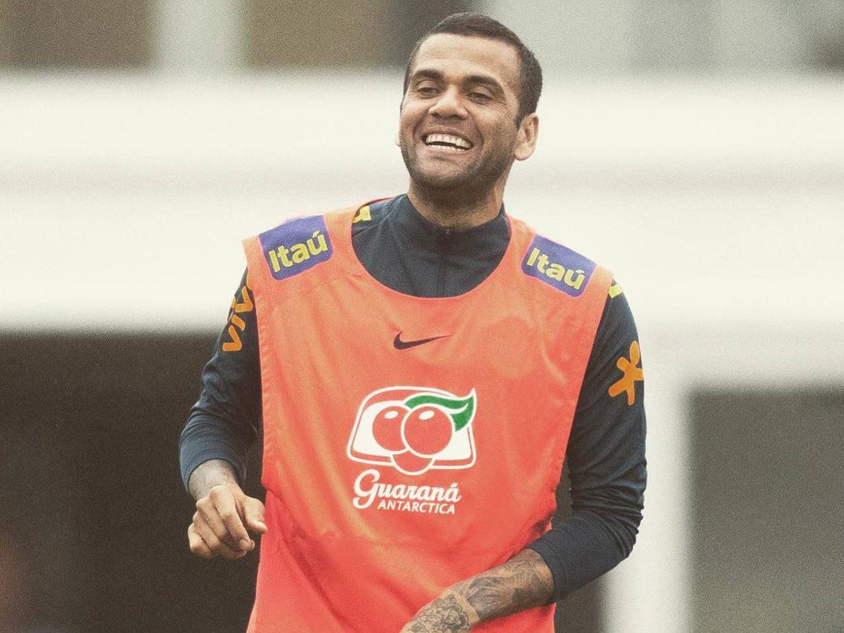 Alves en su momento cambió la biografía de usuario de X (Antes Twitter) para autodefinirse como <b>“un hombre de negocios”</b>.