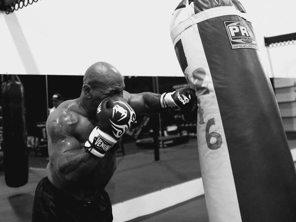 El legendario boxeador Mike Tyson se enfrenta a una investigación por parte del Departamento de Licencias y Regulación de Texas debido a sus recientes revelaciones sobre su estado de salud.