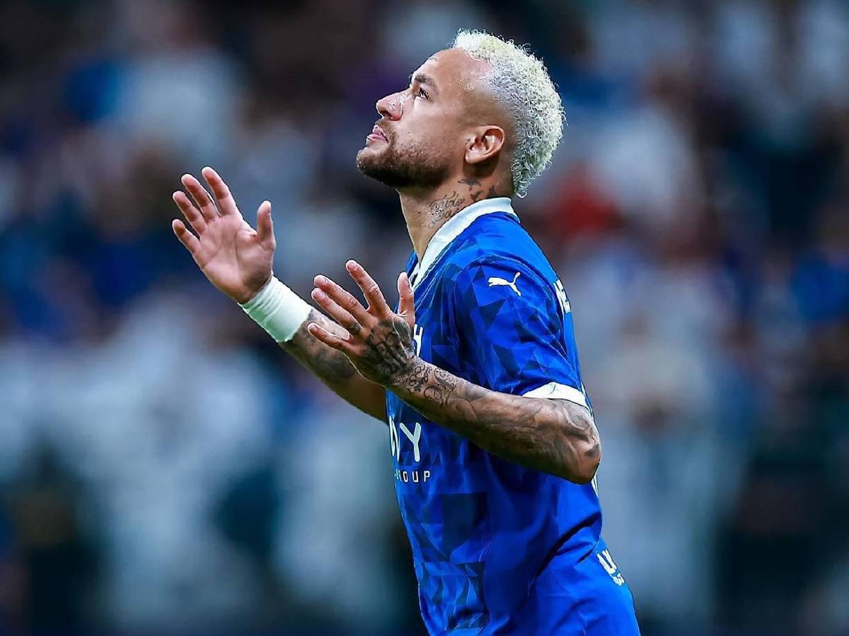 Neymar Santos, padre del futbolista Neymar, ha puesto en el mercado a su hijo cara a 2025: “Esperemos y veamos qué pasará y cómo se sentirá realmente Neymar. Será libre de decidir. Nunca hemos sido tan libres para decidir hacia dónde vamos y tener a un chico de 32 años libre en la mano es un regalo para cualquier empresario”