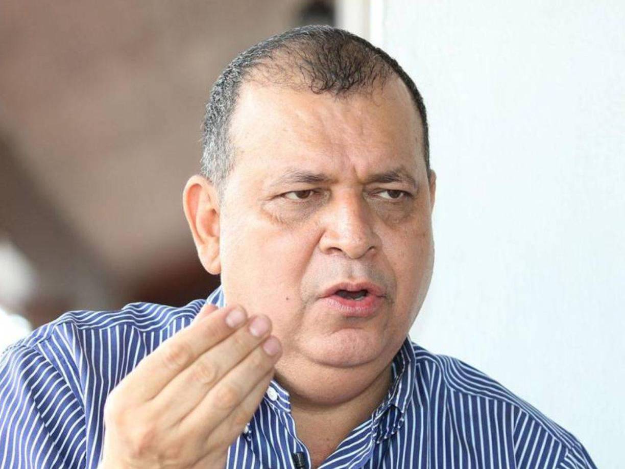 ”Yo tengo información de familiares de futbolistas del Olimpia que hay problemas y choques entre Pedro Troglio y varios jugadores”, insistió Orlando Ponce durante el programa Extra Liga.