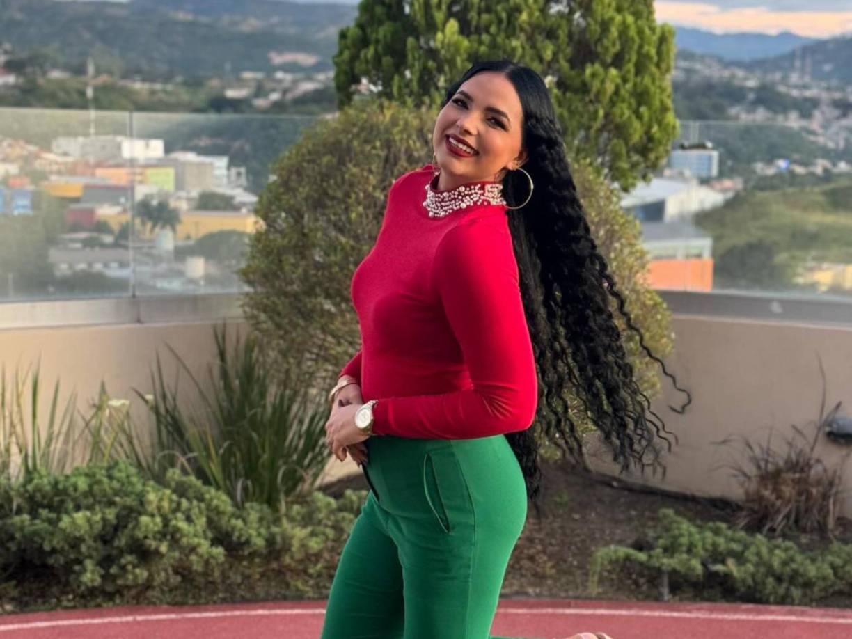 Paula Viva es originaria de Venezuela .