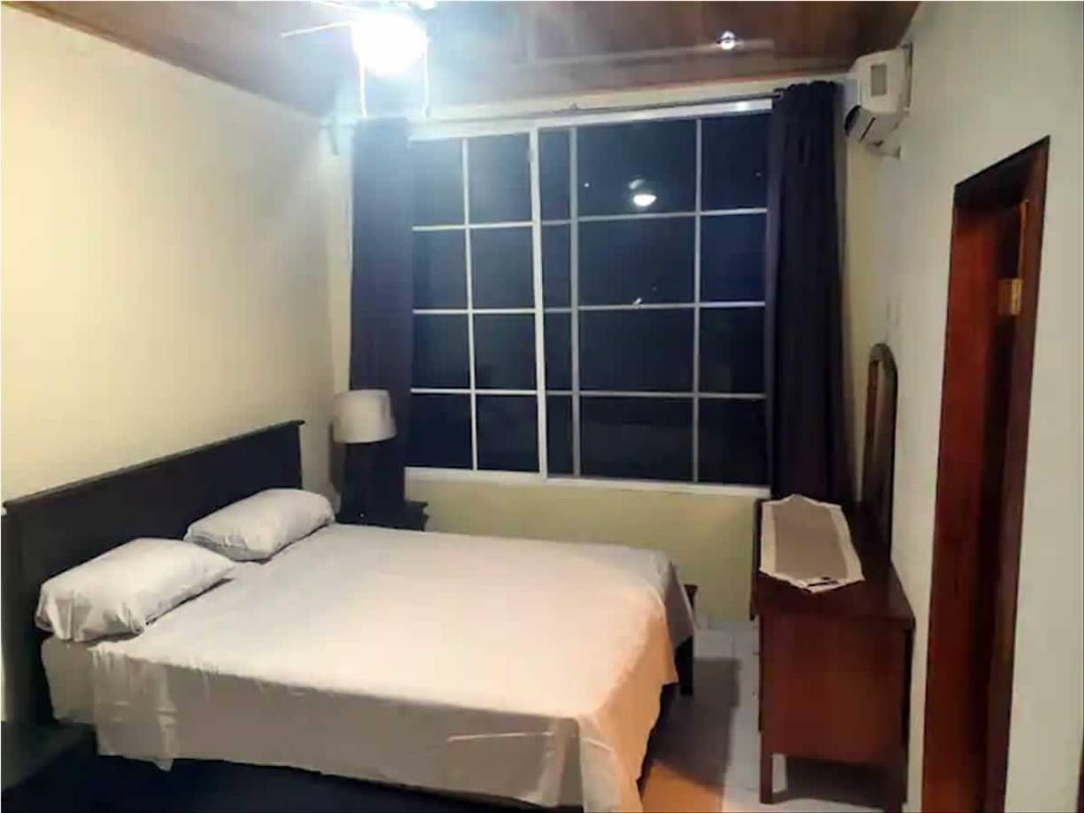 Así es una de las habitaciones de la casa de Alberth Elis.