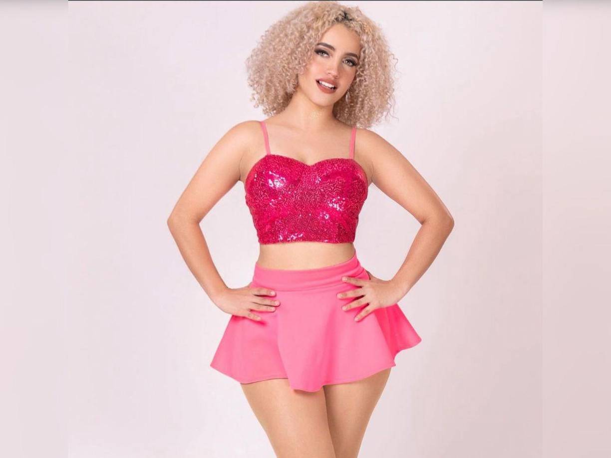 Inició en el mundo del baile en 2017 y lleva 6 años formando parte de Chicas Rolands.