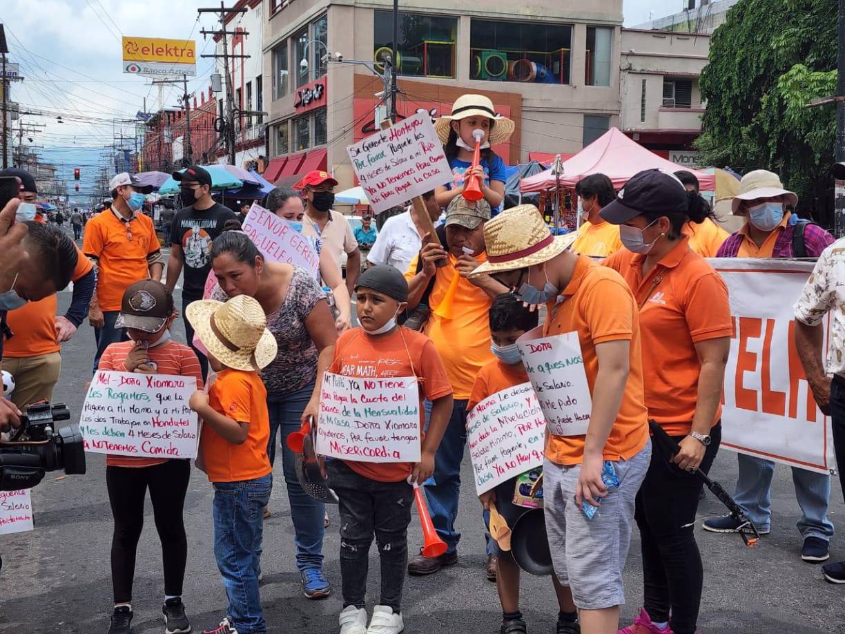 La manifestación inició aproximadamente a las 7: 00 am.