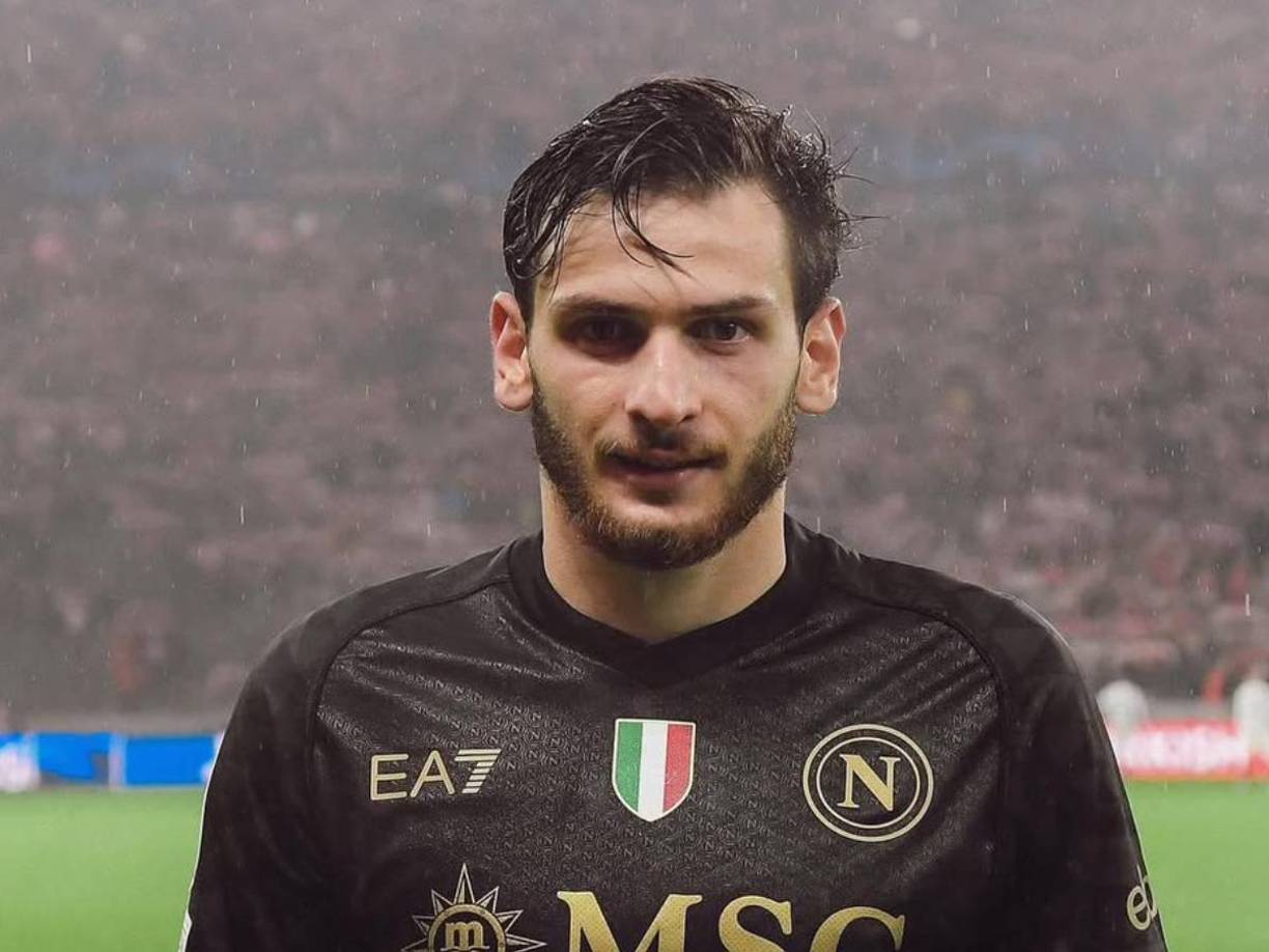 Según informa Fabrizio Romano, el acuerdo entre Kvaratskhelia y el PSG para firmar por cinco años es total.