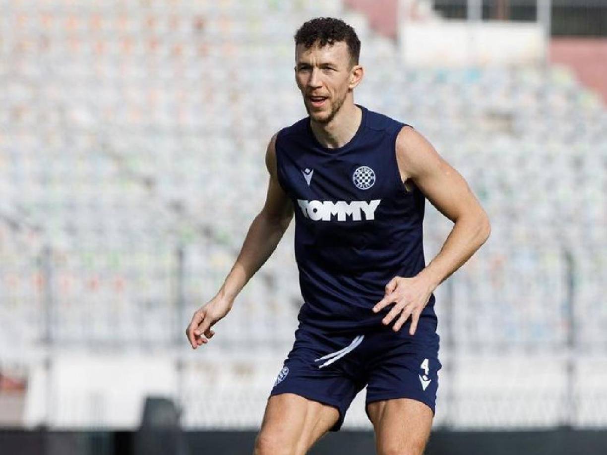 Informa el medio 24sata, que Hansi Flick llamó a Ivan Perisic para que refuerce la delantera del conjunto azulgrana. El alemán conoce bien al croata, ya que ambos coincidieron en el Bayern.