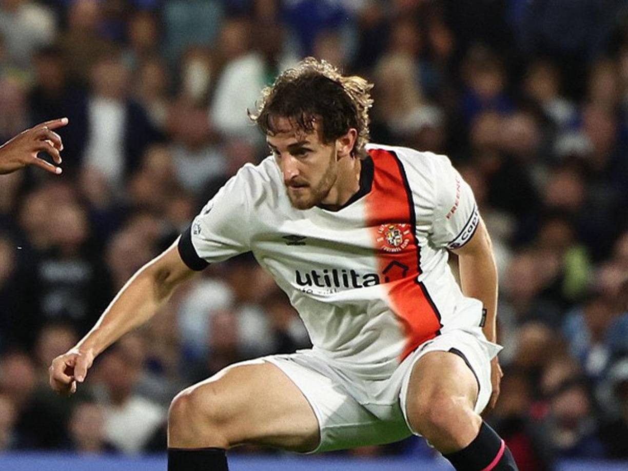 Premier League: Futbolista sufre paro cardiaco y se conoce el dictamen