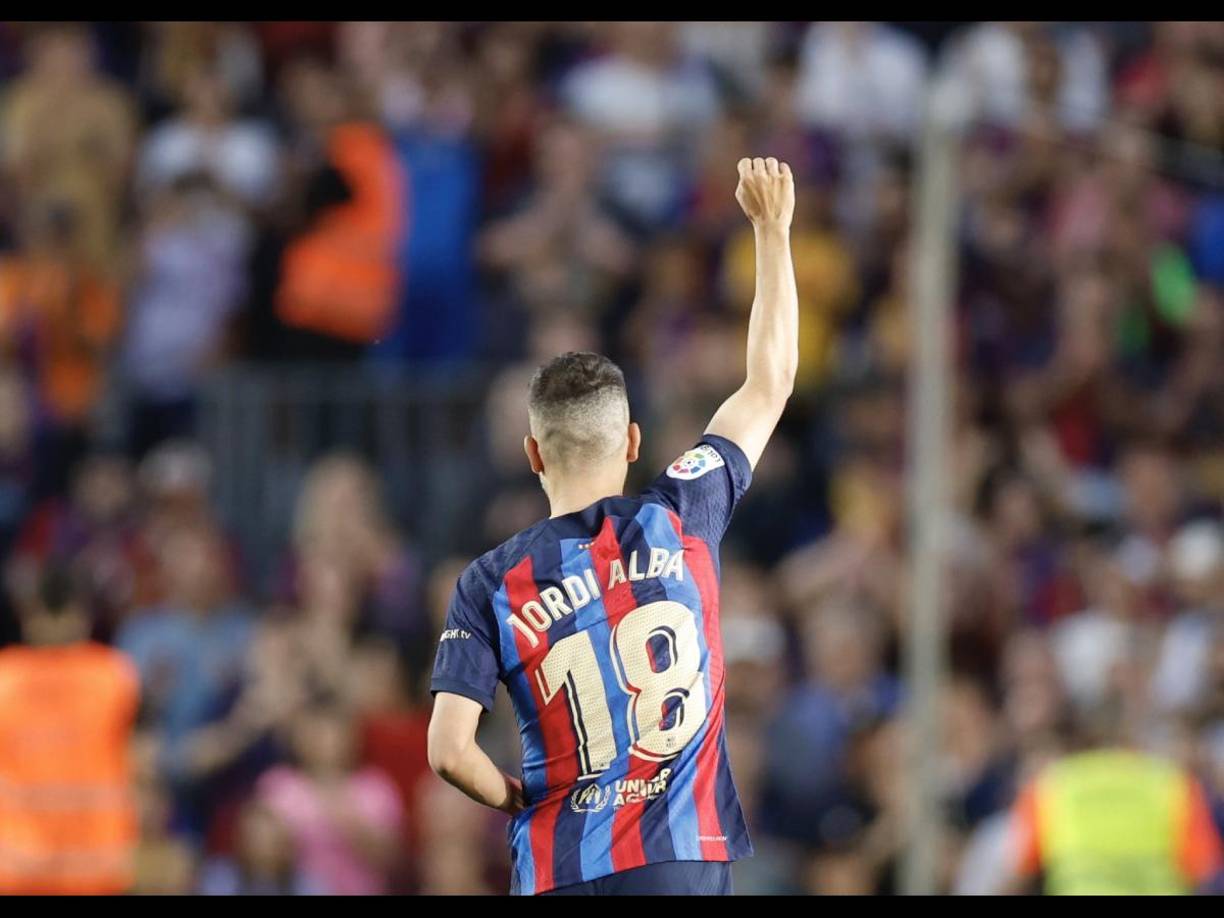 Según Fabrizio Romano, Jordi Alba cuenta con dos ofertas de Arabia Saudí y ya negocia con el Inter Miami, donde podría encontrarse con Leo Messi.