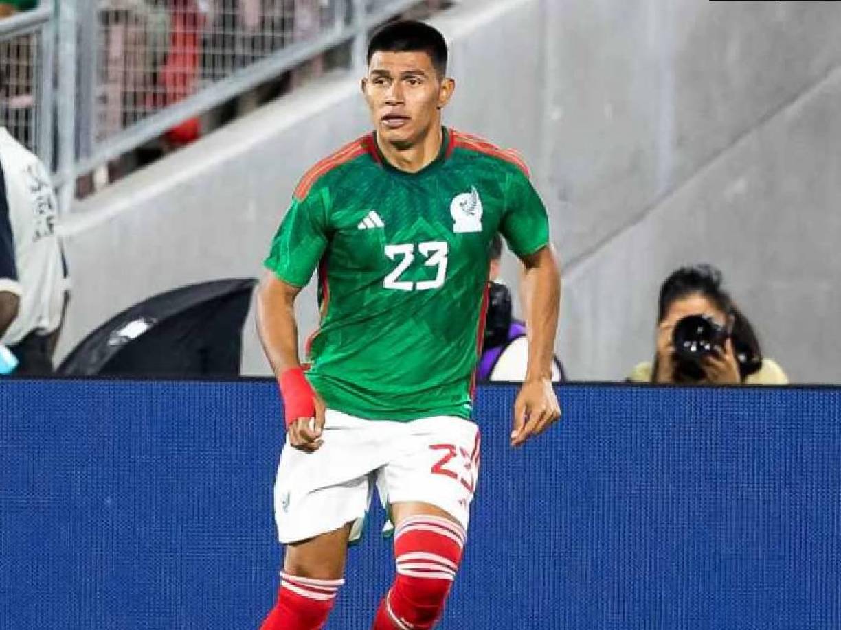 Defensas: Jesús Gallardo será otro de los cambios en el 11 titular. Saldría por Jesús Angulo.