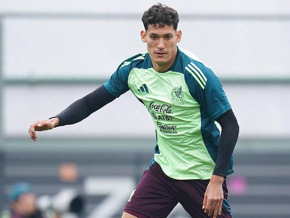 Defensas: Jesús ‘Chiquete’ Orozco (Chivas) entraría como el otro defensor central en la alineación titular de la Selección Mexicana.