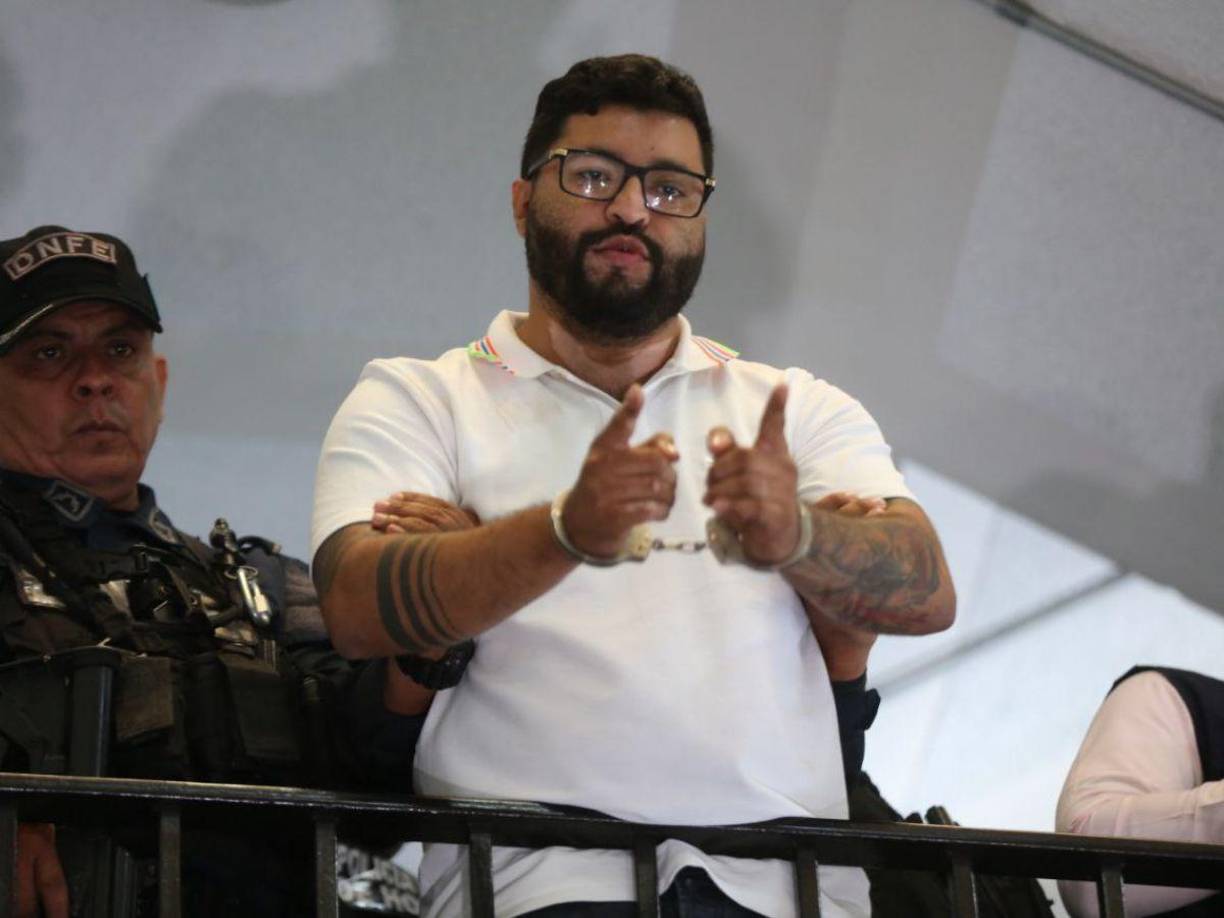 En la audiencia de hoy, Vallecillo conoce la carga probatoria que tiene el Ministerio Público en su contra. 