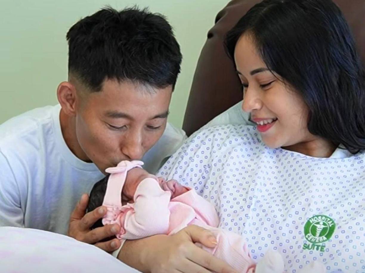 ”Abrió los ojos y estaba yo, mi papi es bien guapo me dijo”, contó con humor.