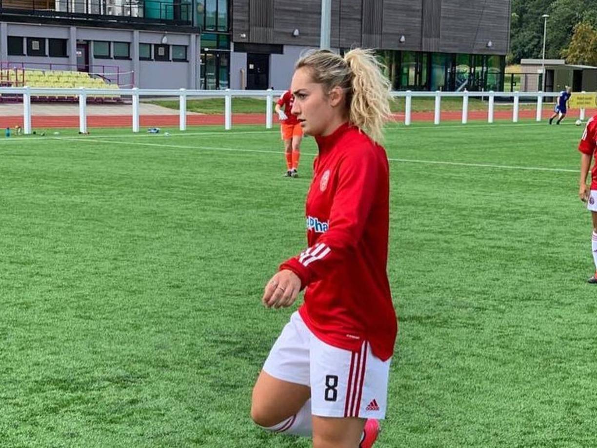 Maddy Cusack se había convertido en la primera jugadora en alcanzar los 100 partidos con el Sheffield United, y había renovado este verano por una temporada más con el club británico. Una pérdida que ha dejado totalmente destrozado a la entidad inglesa.