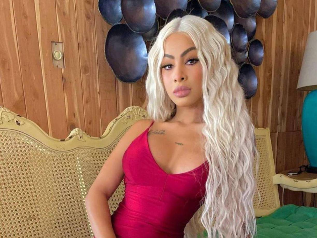 Hace unos días, Yailin y Anuel AA dieron a conocer el nacimiento de su hija Cattleya con una emotiva imagen a unos momentos del parto y un extenso mensaje. “Bienvenida al mundo, Cattleya ¡pequeña princesa!”.