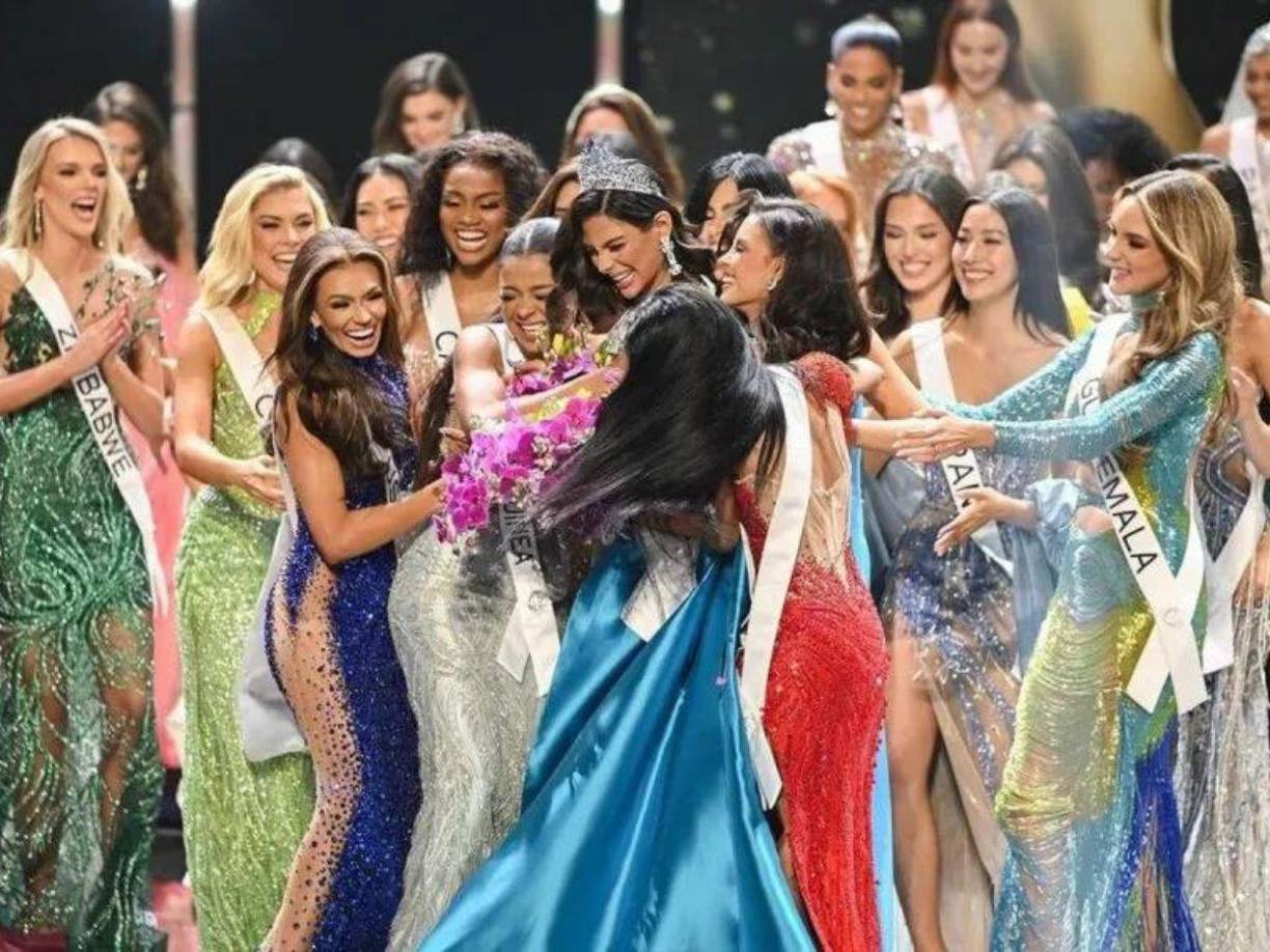 En su comunicado, la policía atribuyó esas reacciones de júbilo a “un complot” y una “trama” política, cuyos promotores “en este mes de diciembre se tomarían nuevamente las calles en un reprís de lo peor de la historia de la ruindad”.