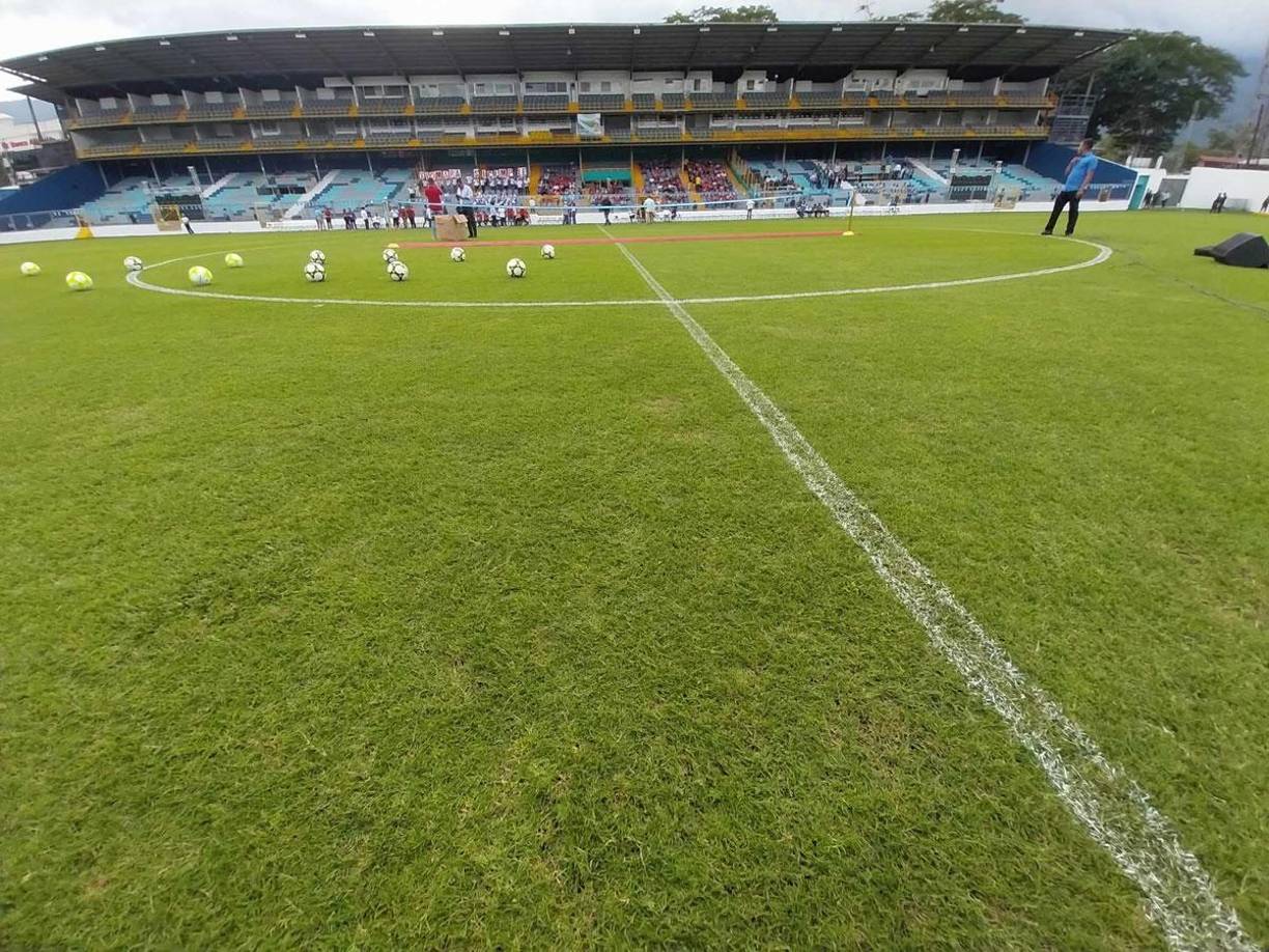 La reinauguración del Morazán: personalidades, bella pintura y así luce la nueva cancha