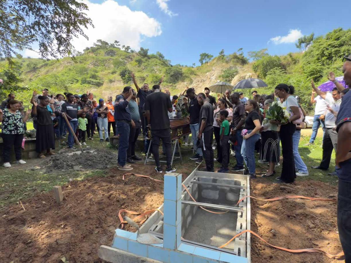 Doña Rubenia Decas estuvo batallando por muchos años con un cáncer.