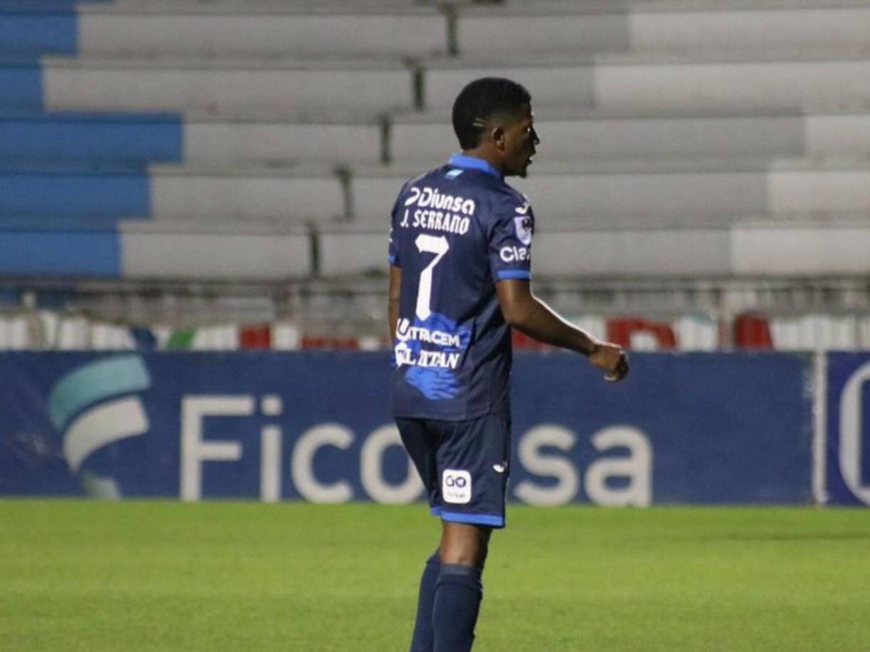 Motagua ya ha comenzado las gestiones para que Jorge Serrano pueda seguir en el equipo el próximo torneo. Está a préstamo por parte del CAI de Panamá.