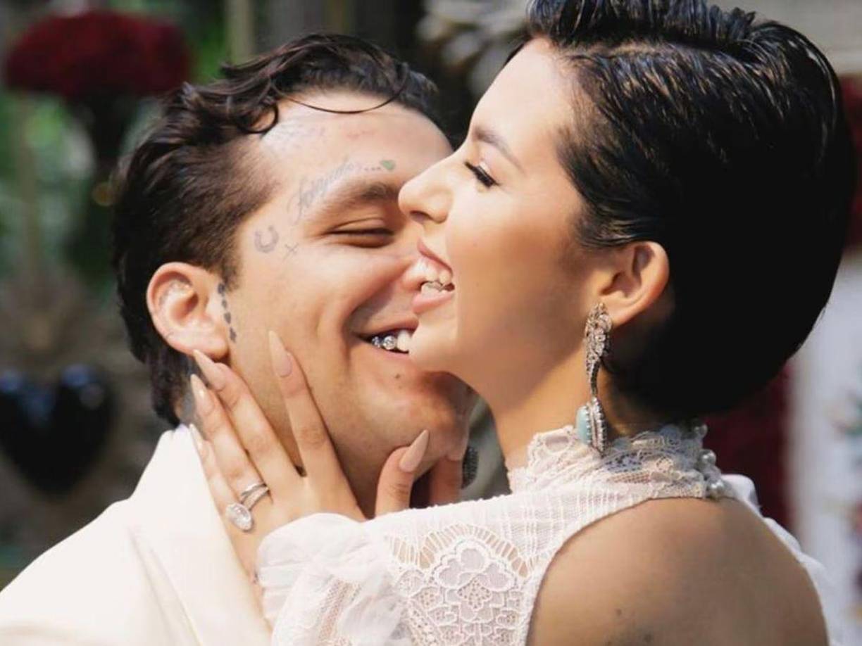 En medio de la polémica que causaron las declaraciones de Cazzu sobre el inicio del romance entre Christian Nodal y Ángela Aguilar, se puso en tela de juicio la veracidad del matrimonio entre los cantantes mexicanos.