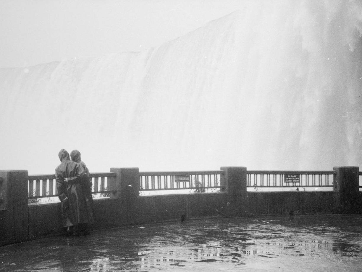 Asimismo, la policía de Nueva York aún continúa con la investigación, los cuerpos aún no han sido recuperados debido a la dificultad del acceso en la zona de caída.