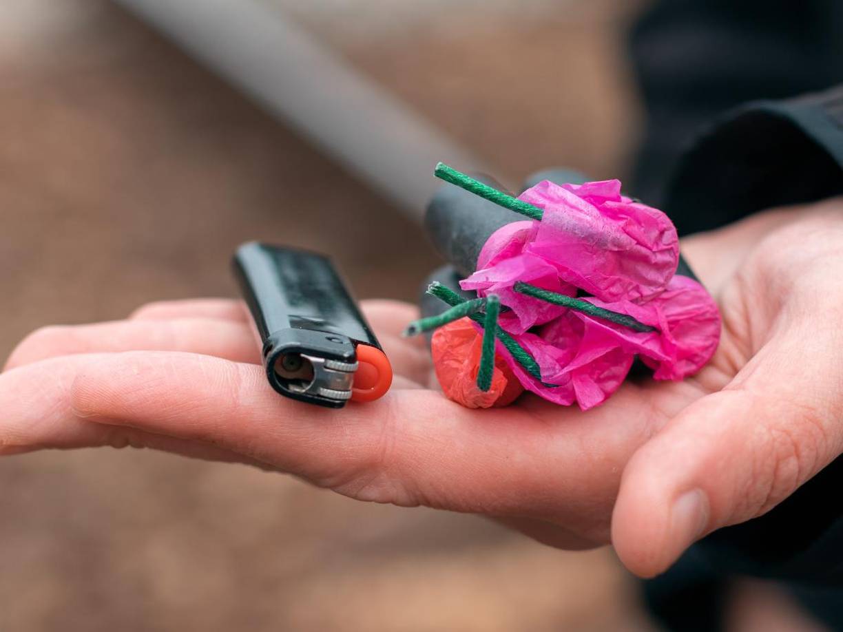 Las autoridades creen que el consumo accidental de pólvora fue el detonante, en un contexto de presunto descuido por parte de los padres del menor. 