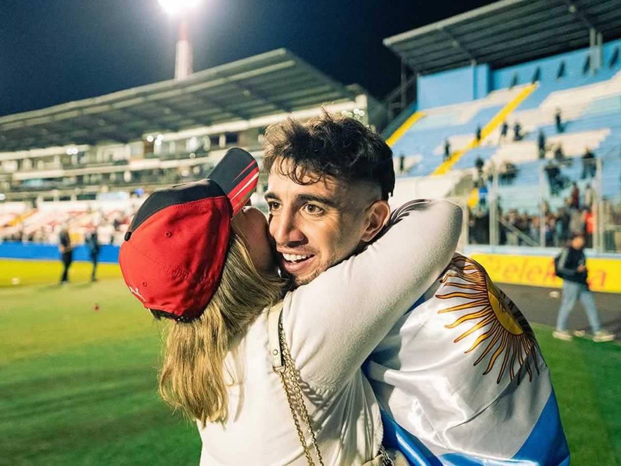 Cecilia García celebró en diciembre con Agustín Auzmendi la conquista del título del Motagua contra el Olimpia en el estadio Nacional Chelato Uclés.
