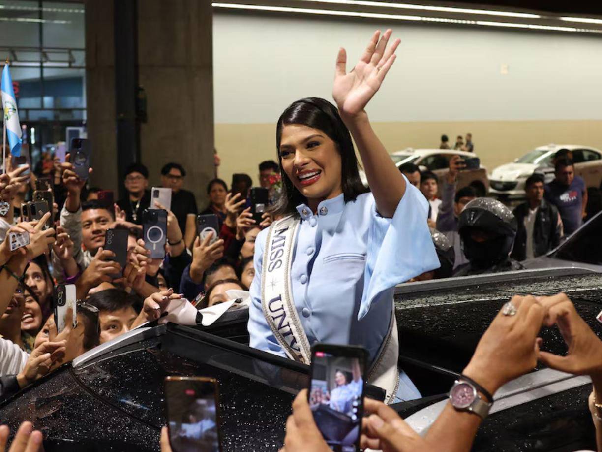 Con más de 30 viajes alrededor del mundo, Sheynnis Palacios es la Miss Universo que más viajes ha realizado durante su reinado en los 73 años del certamen de belleza. Desde Indonesia hasta Grecia, desde Qatar hasta Brasil. También es la única Miss Universo de la historia que no ha celebrado el triunfo en su país.