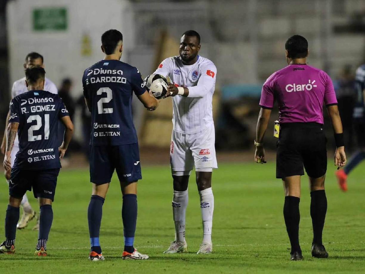 Delantero: Yustin Arboleda anotó un gol en la final de ida y apunta a la titularidad ante los Azules.