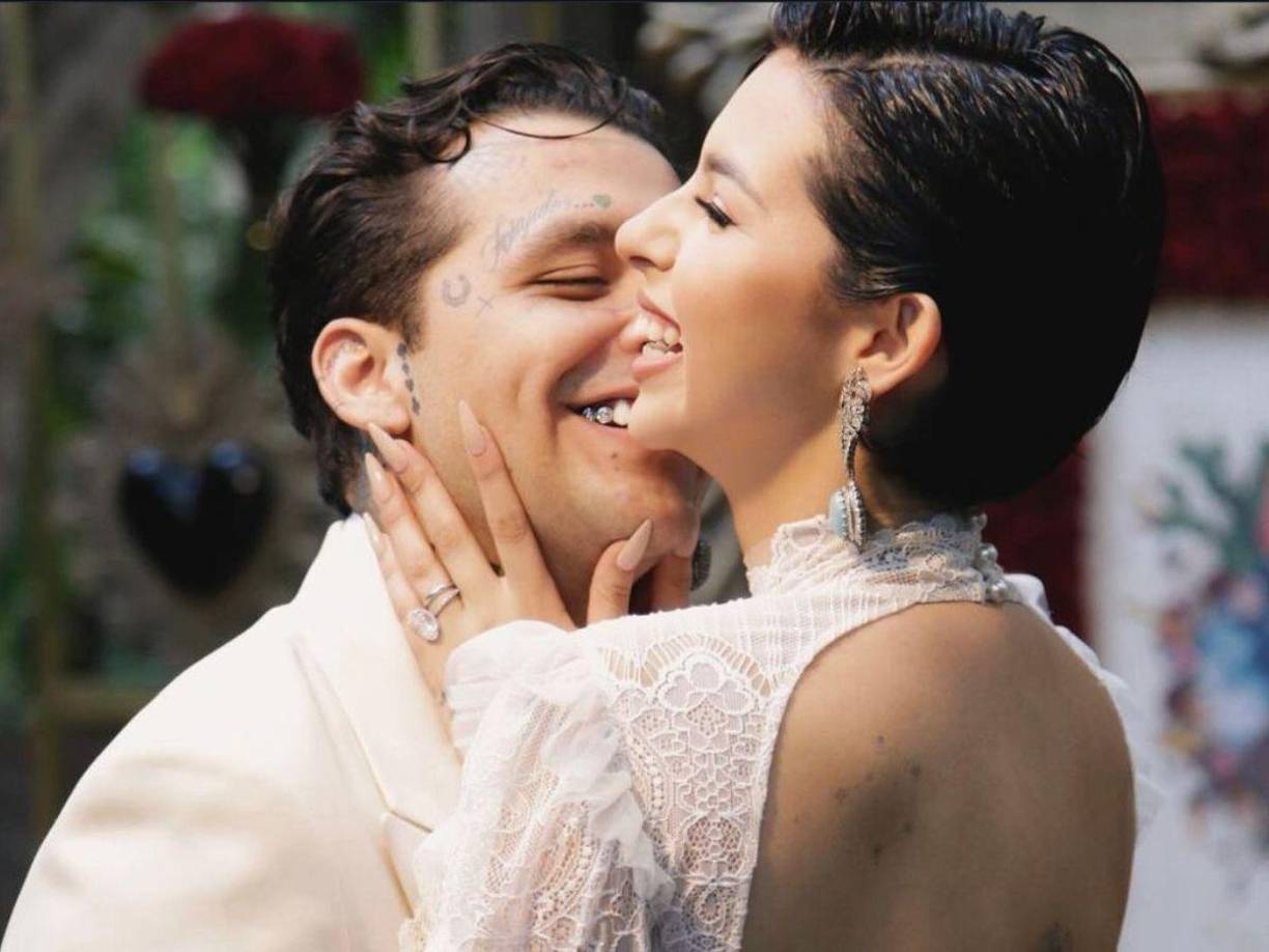 Además de cubrir esa cantidad de dinero a Ángela Aguilar, si Nodal le es infiel, lo inmediato sería que proceda el divorcio. Cabe señalar que este acuerdo aparentemente tiene una vigencia de tres años, así que en teoría, el matrimonio de los cantantes del regional mexicano debería durar mínimo ese tiempo.