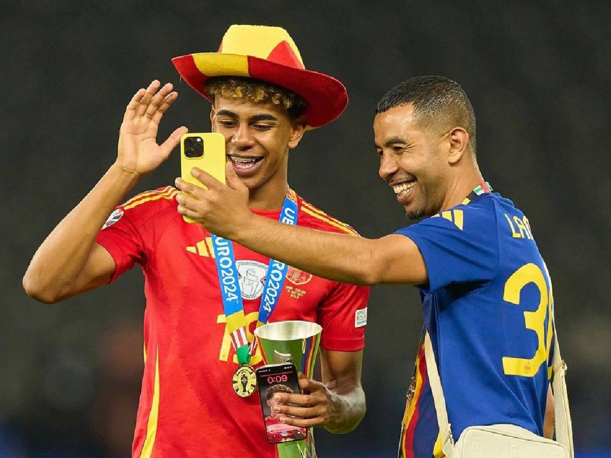 Posteriormente, volvieron a buscarle para atacar, explicó el diario La Vanguardia, citando “fuentes oficiales al corriente del suceso”.