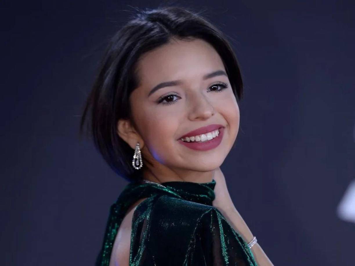 Cabe recordar que en el tema de las nominaciones, los ahora esposos también se han enfrentado a fuertes críticas, como fue cuando la revista Glamour nominó a la “princesa del regional mexicano” como la Mujer del Año y que fue entregado en medio de duros comentarios contra la hija de Pepe Aguilar.