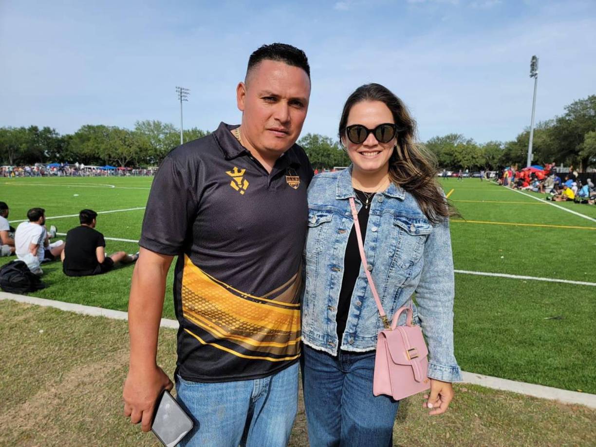 Milagros Flores y leyendas causan furor en la New Orleans Cup