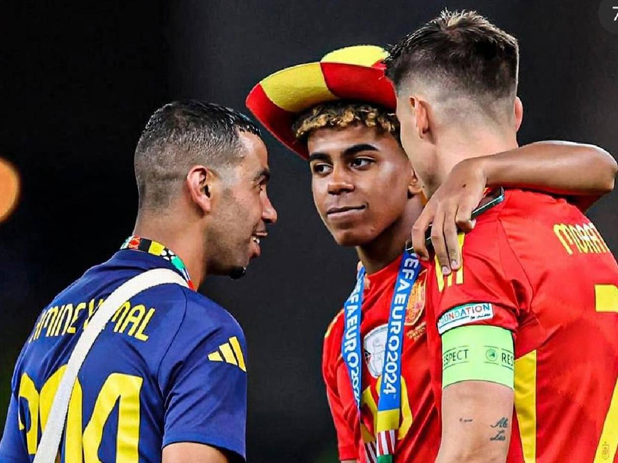 Lamine Yamal visitó a su padre durante este jueves, después de entrenar por la mañana con los jugadores del Barcelona, que en todo momento apoyaron a la joven estrella azulgrana.