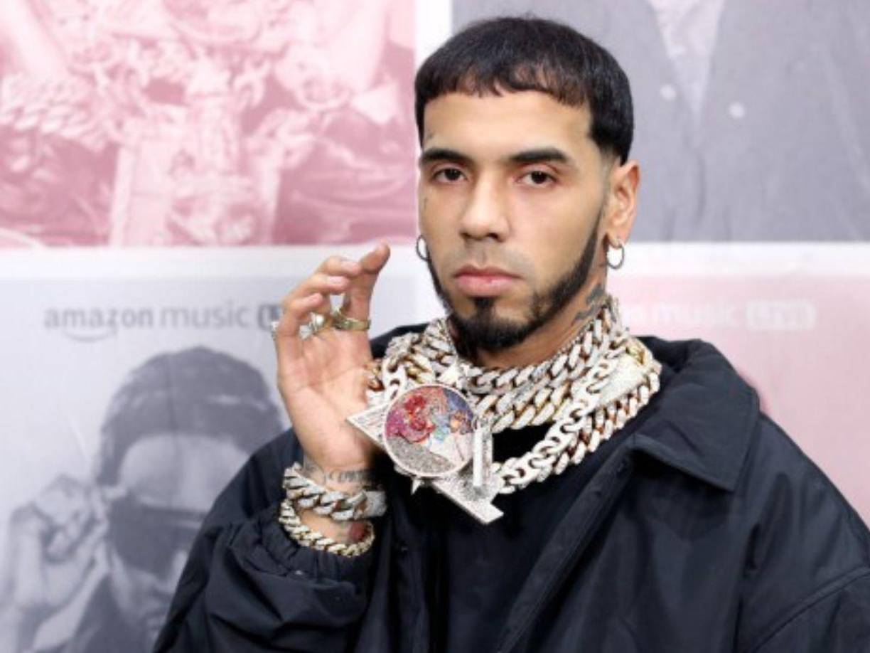 El cantante puertorriqueño Anuel AA anunció a través de una transmisión en vivo en su Instagram que terminó con su pareja.