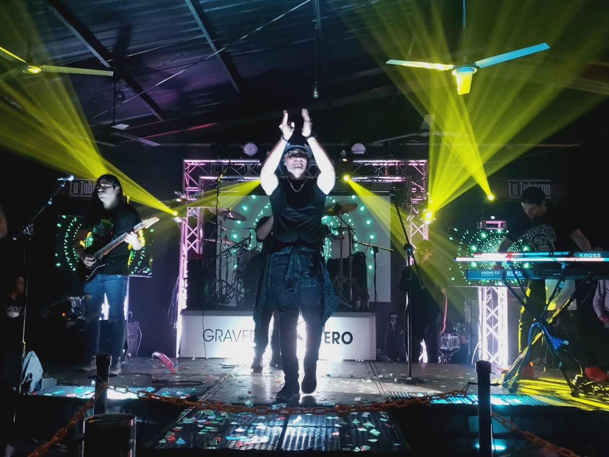 <b>GRAVEDAD CERO</b>La agrupación liderada por Roberto Caicedo despide el 2023 en La Taberna, ubicado en la colonia Trejo de San Pedro Sula, con un evento esta noche dedicado a Enanitos Verdes. El sábado la noche estará dedicada a los grandes éxitos de Soda Stereo y Héroes del Silencio. 