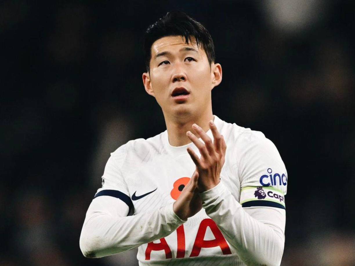 El surcoreano Heung-Min Son, de 32 años, no ha sido nada contundente al hablar de su futuro en Inglaterra. “Nadie sabe lo que pasará en el futuro”, dejando entrever que su salida del Tottenham podría estar más cerca de lo esperado.